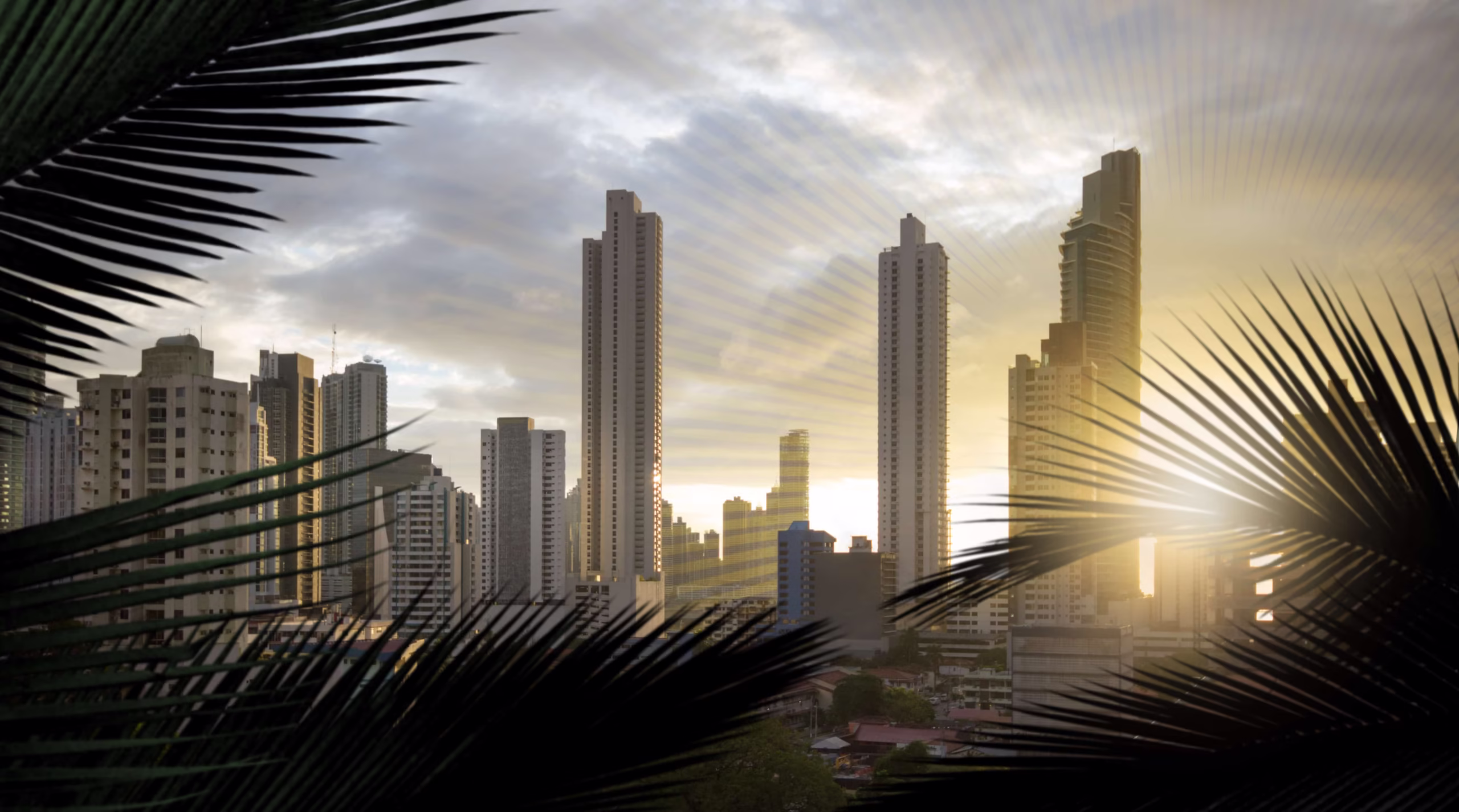 Panorama del atardecer en Panamá
